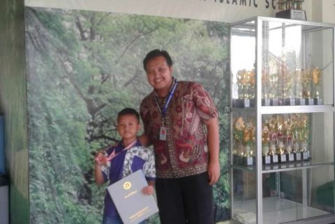 siswa sd prestasi global juara kompetisi robot nusantara